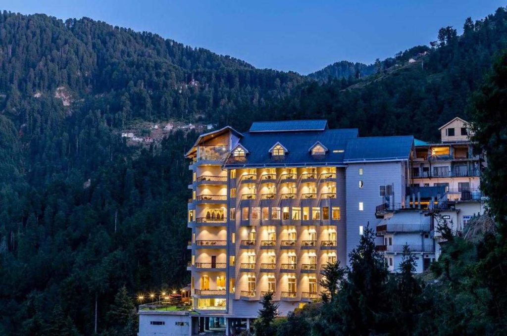 Embrace Modern Elegance: Luxurious Contemporary Hotels in Kashmir