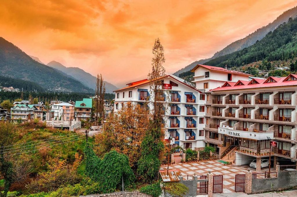 Uniting Comfort and Productivity: Discovering Business Hotels in Manali