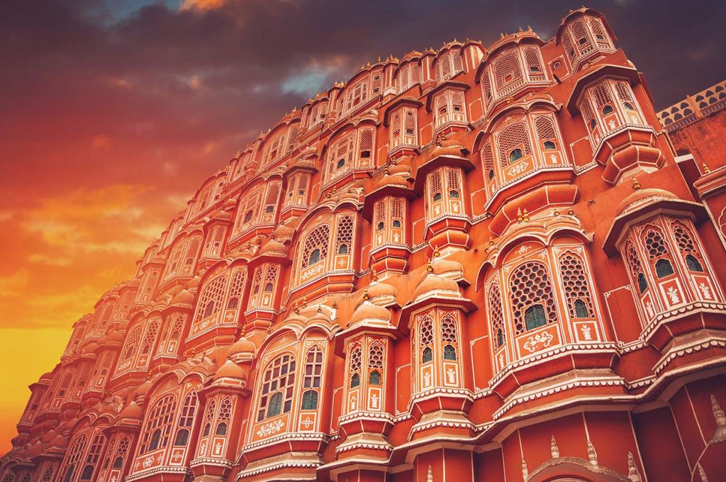 Unraveling the Royal Charm: A Majestic Tour of Rajasthan’s Must-Visit Attractions